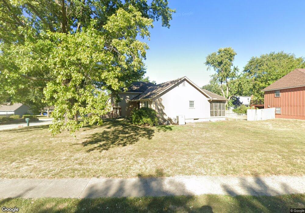 811 NW 15th St, Blue Springs, MO 64015 - photo 1