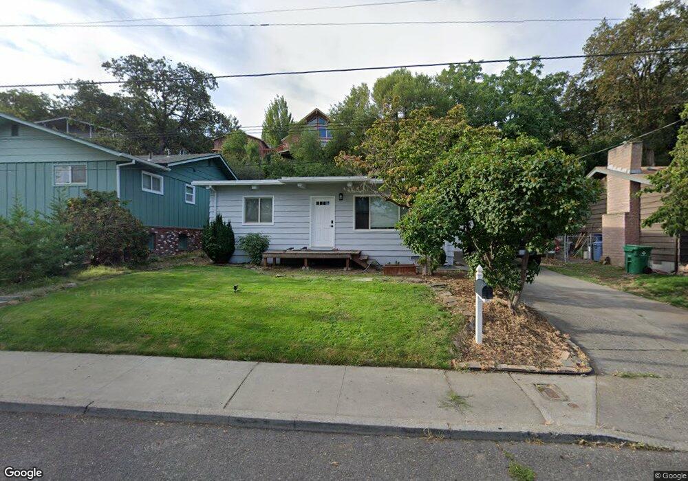 1308 E 16th St, the Dalles, OR 97058 - photo 1
