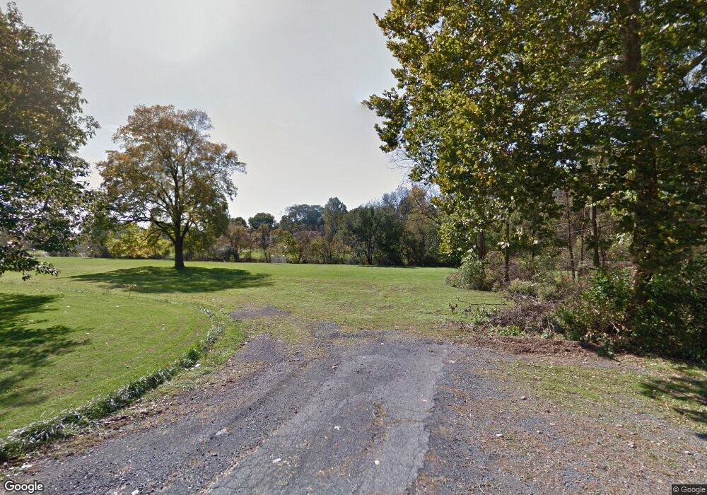 5739 Laurel Run Ave, Reading, PA 19605 - photo 1