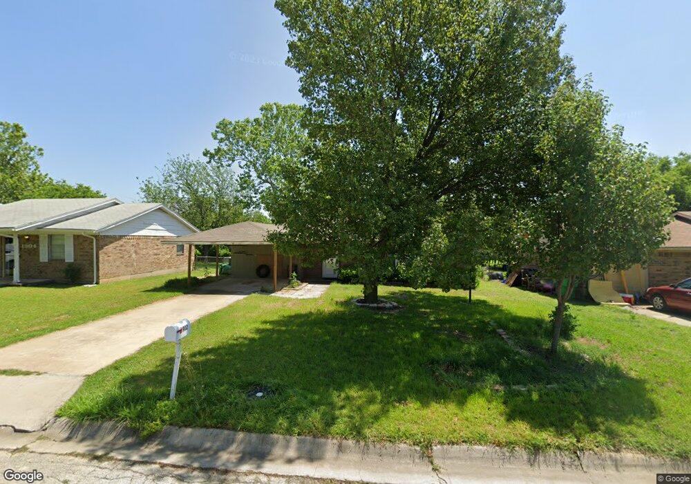 1902 Arkansas St, Gainesville, TX 76240 - photo 1