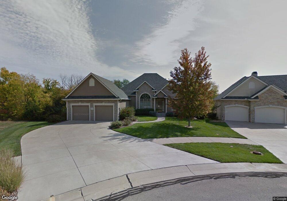 5725 SW Post Oak Dr, Topeka, KS 66610 - photo 1