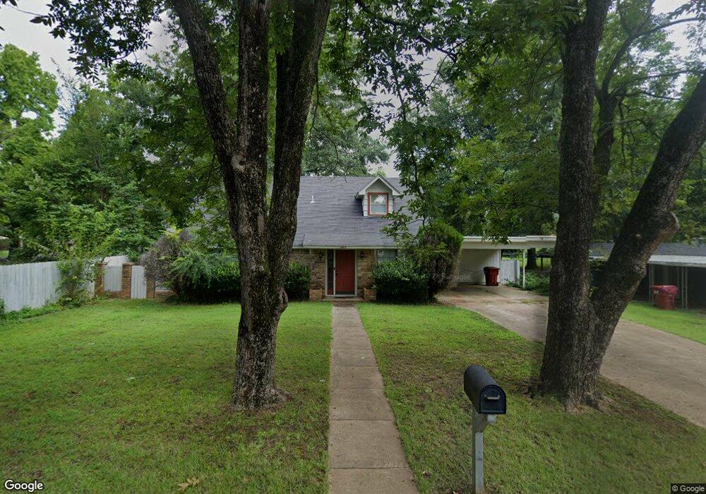 407 E Laurel St, Hugo, OK 74743 - photo 1