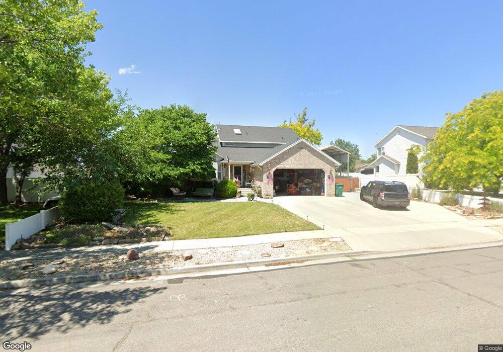 12054 S 3280 W, Riverton, UT 84065 - photo 1
