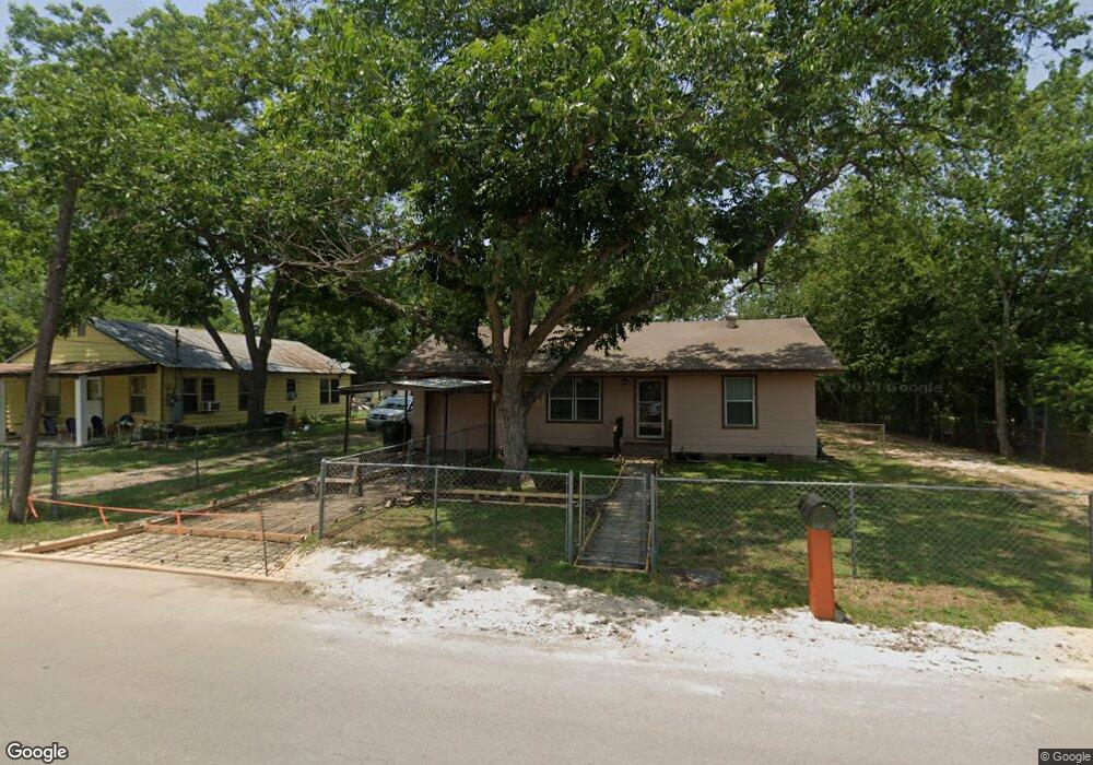 1010 E Pine St, Seguin, TX 78155 - photo 1