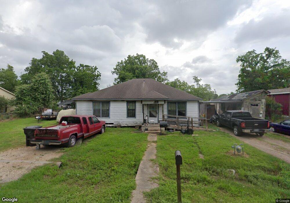 305 Velasco St, Brazoria, TX 77422 - photo 1