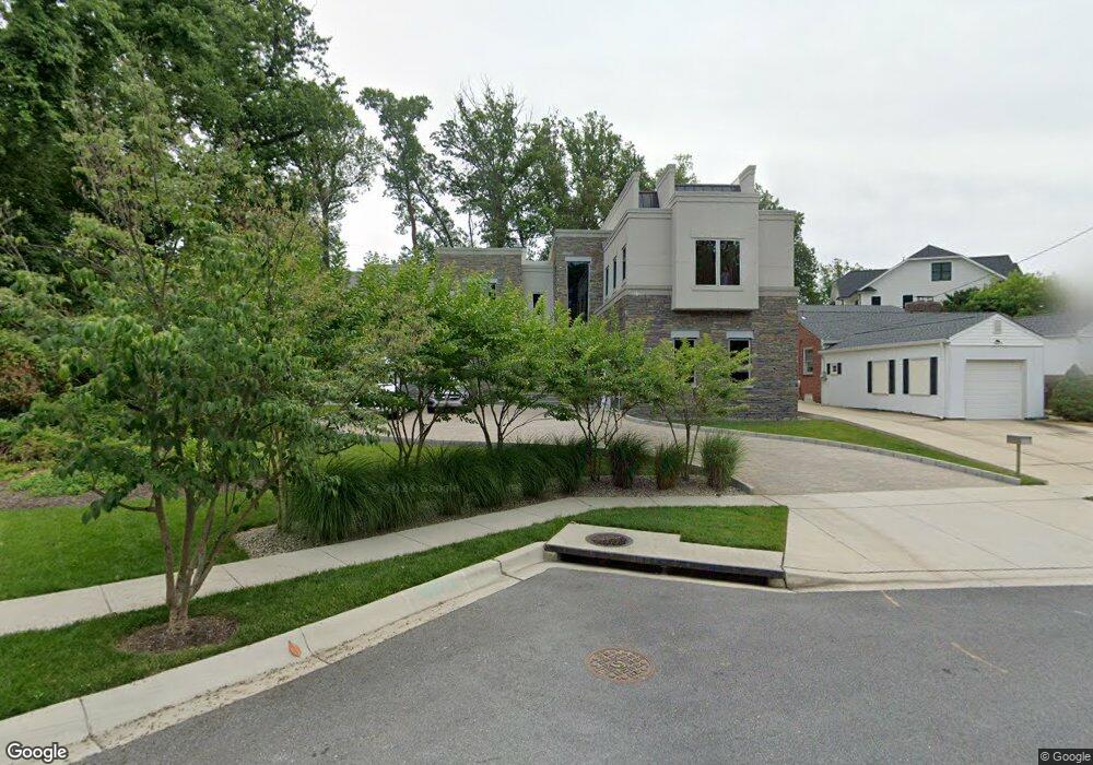 8105 Kentbury Dr, Bethesda, MD 20814 - photo 1