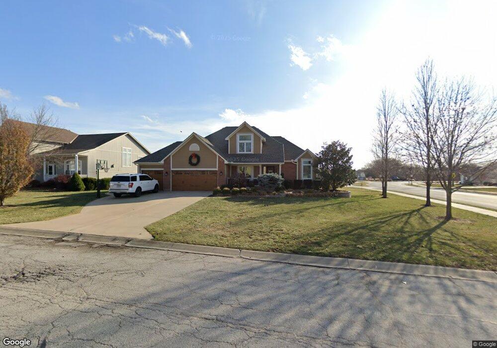 1521 Saddlebrook Rd, Raymore, MO 64083 - photo 1