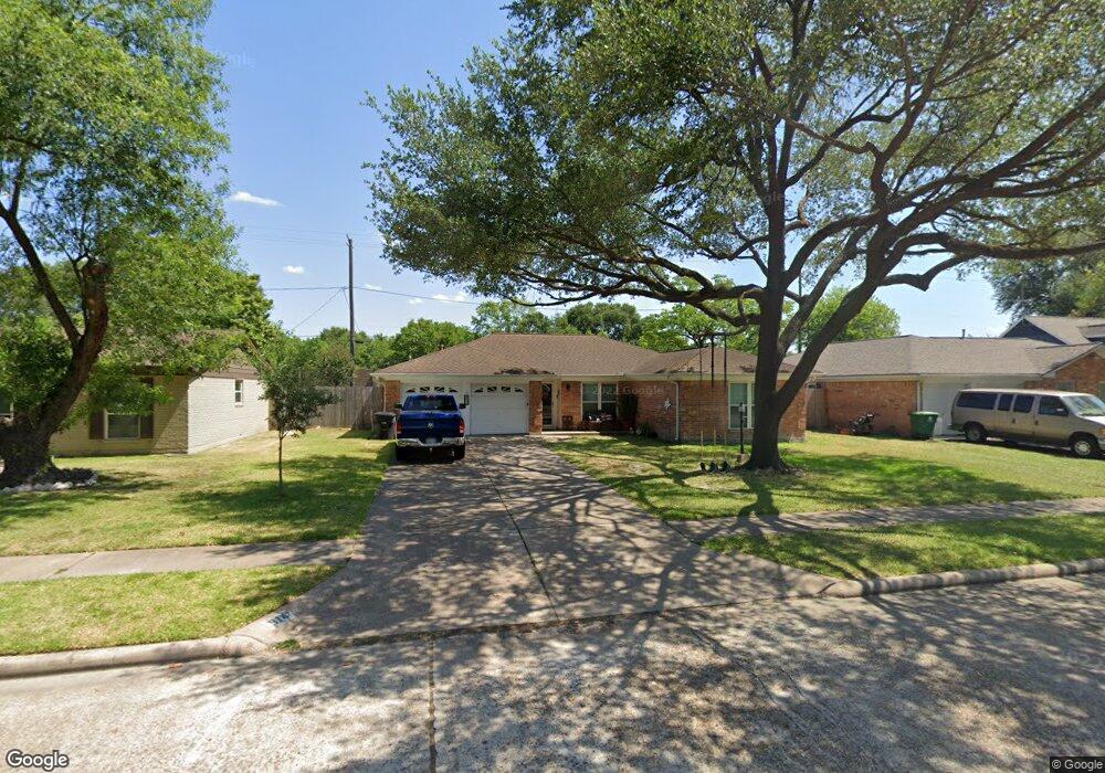 914 Twin Falls Rd, Houston, TX 77088 - photo 1