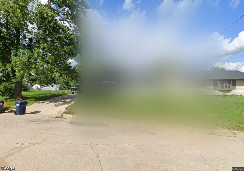 109 Marion Ct, Hiawatha, IA 52233 - photo 1