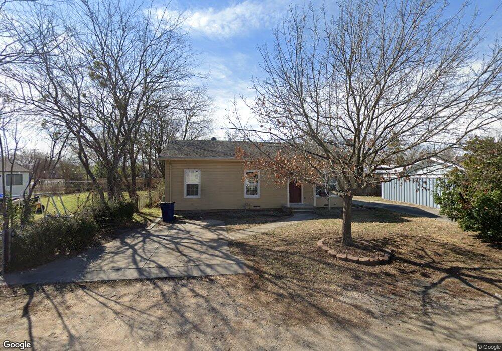 306 E Park St, Decatur, TX 76234 - photo 1