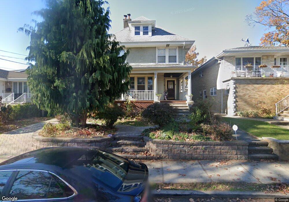 1067 Abbott Blvd, Fort Lee, NJ 07024 - photo 1