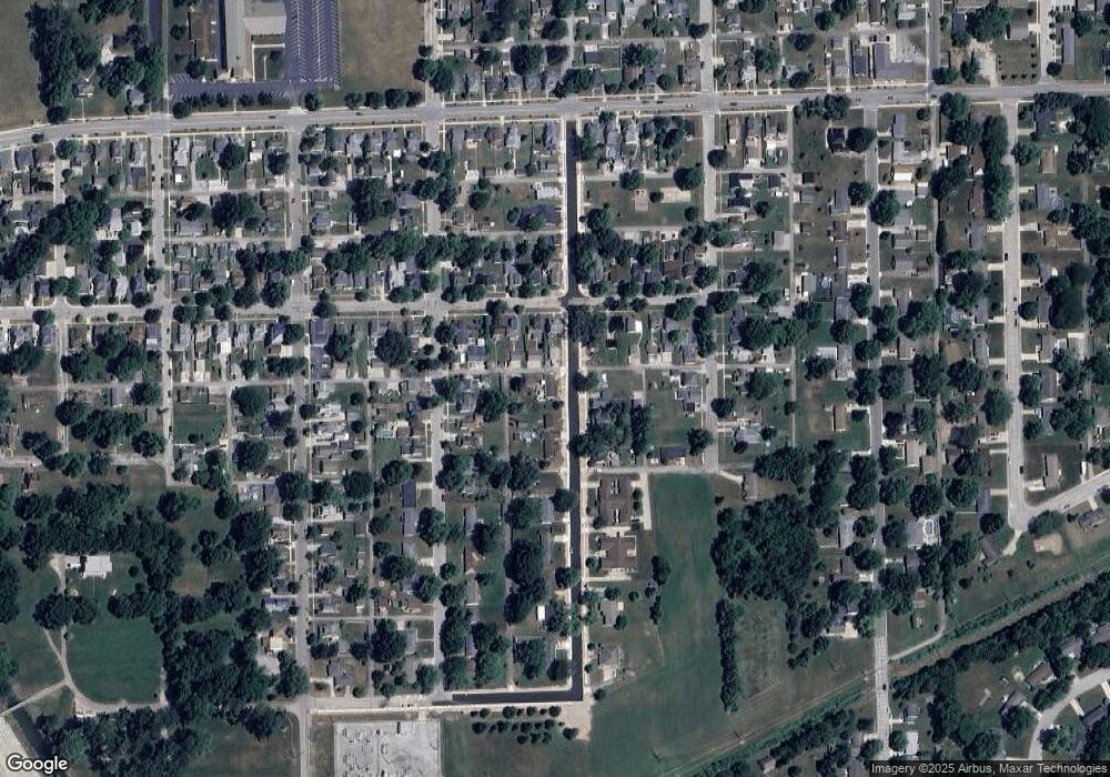 209 S Baxter St, Auburn, IN 46706 - photo 1