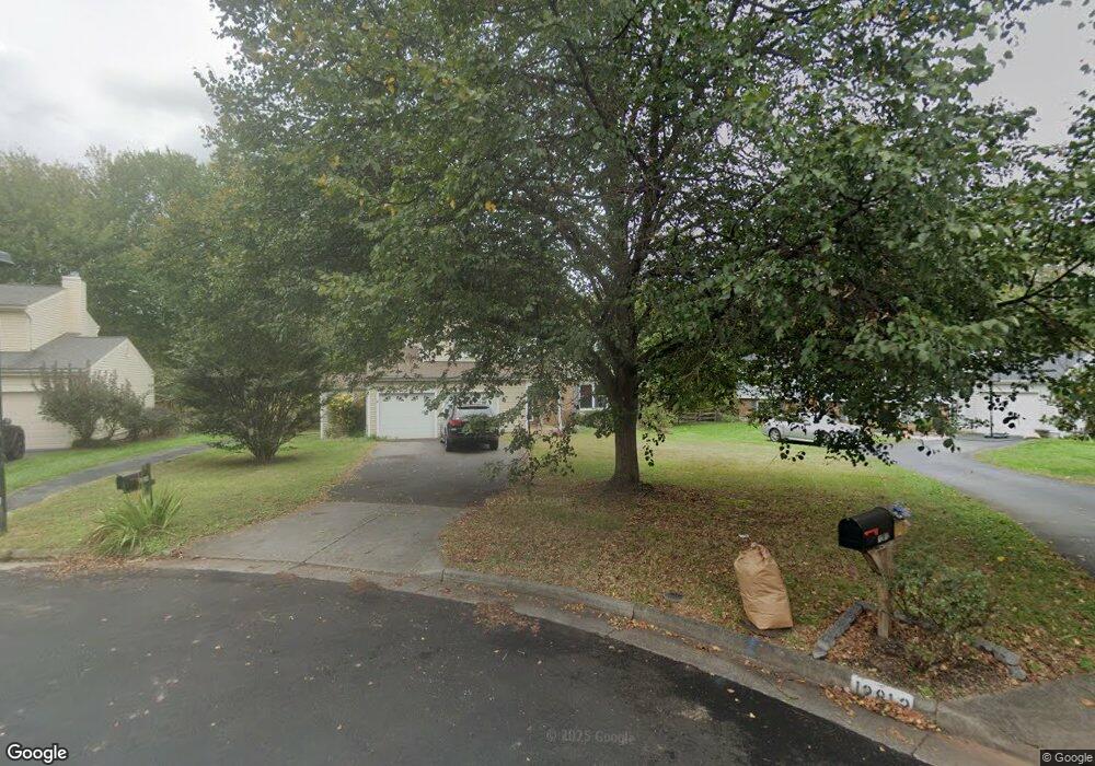 12814 Gatepost Ct, Herndon, VA 20171 - photo 1