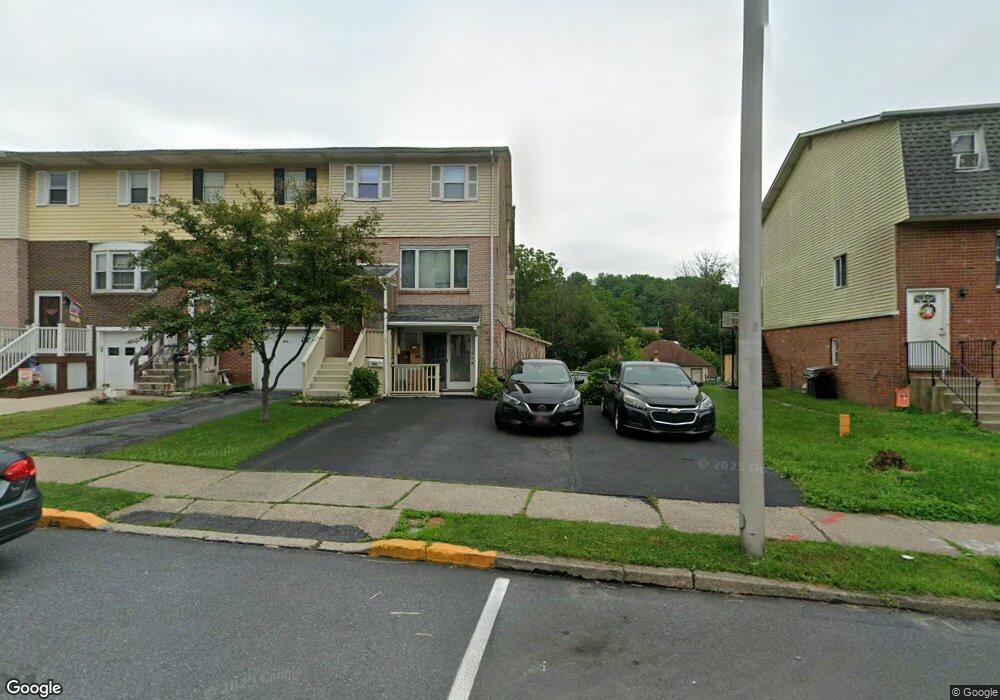 201 Old Forge Dr, Bath, PA 18014 - photo 1