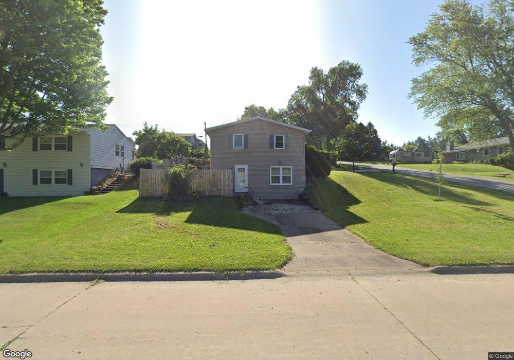 2354 W 43rd St, Davenport, IA 52806 - photo 1