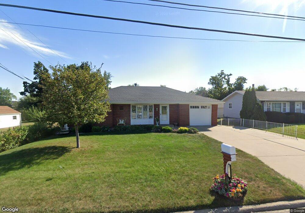 2103 Wilson Ave SW, Cedar Rapids, IA 52404 - photo 1