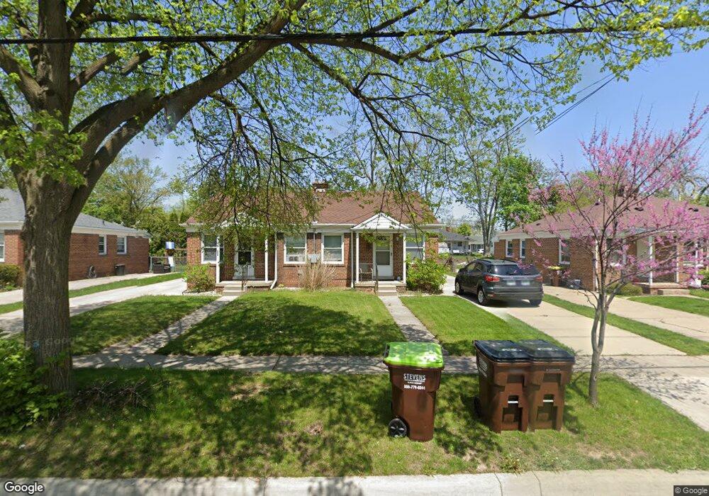 718 W Maple Ave, Adrian, MI 49221 - photo 1