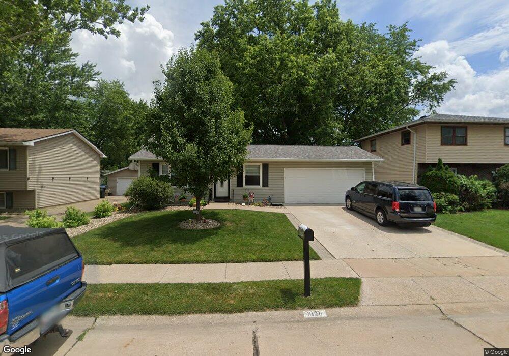 1121 Calvin St, Davenport, IA 52804 - photo 1