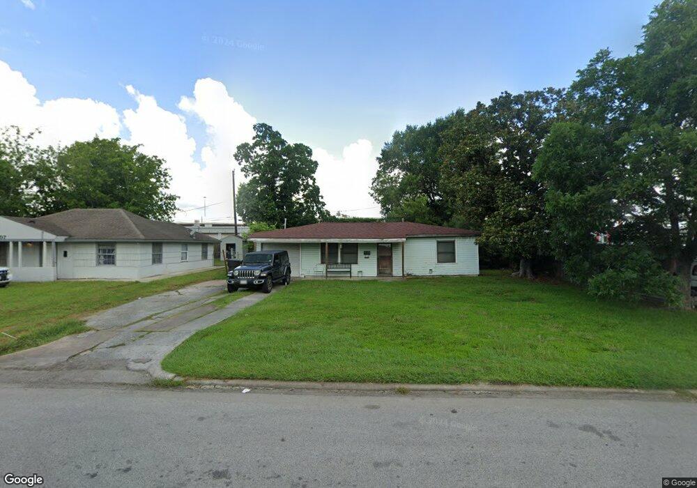 7711 Arnim St, Houston, TX 77087 - photo 1