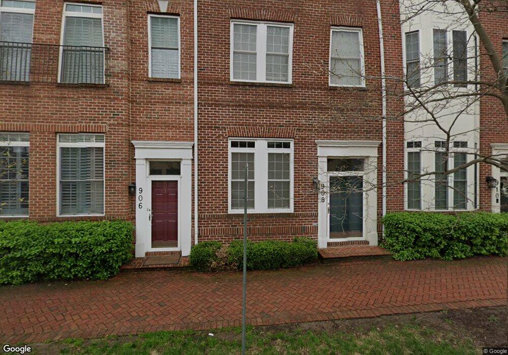 908 Slaters Ln, Alexandria, VA 22314 - photo 1