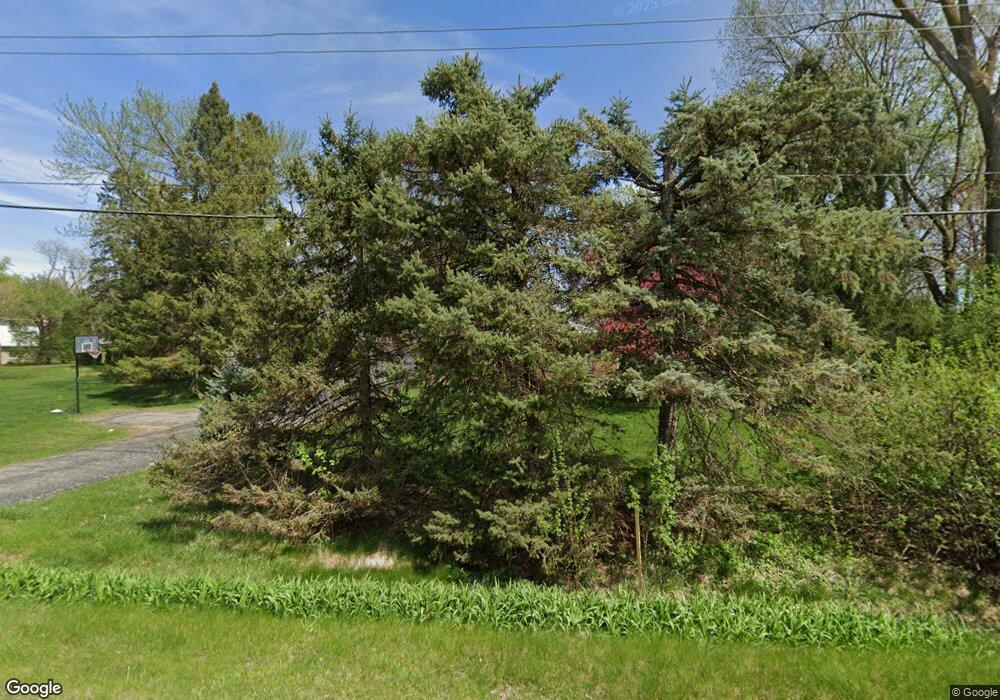 1565 Squirrel Rd, Bloomfield Hills, MI 48304 - photo 1