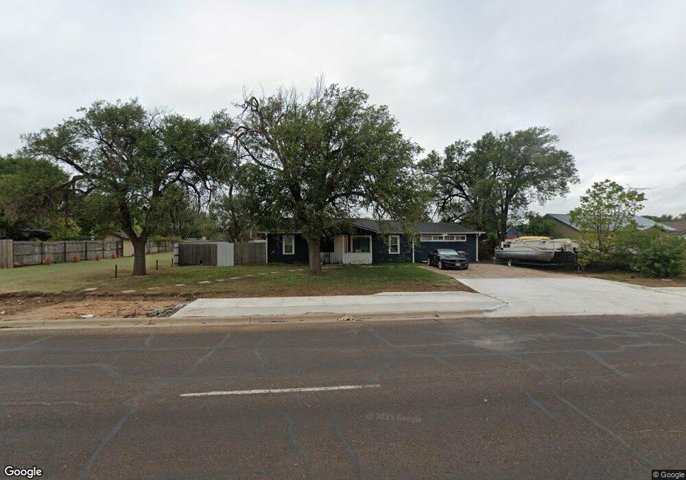 605 N Maddox Ave, Dumas, TX 79029 - photo 1