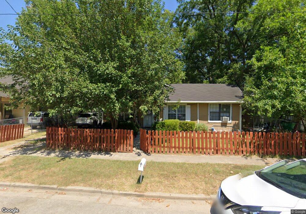 312 S Morris St, Gainesville, TX 76240 - photo 1