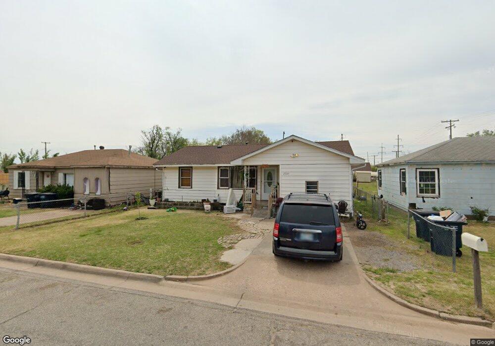 2705 E Cypress Ave, Enid, OK 73701 - photo 1