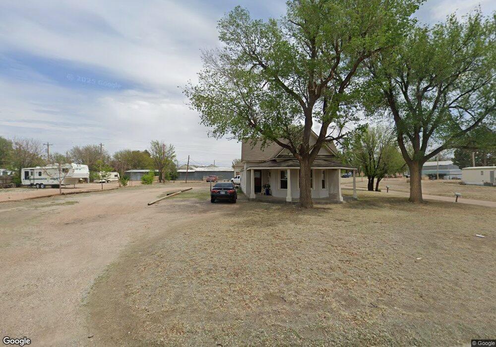 110 W 3rd St, Hugoton, KS 67951 - photo 1