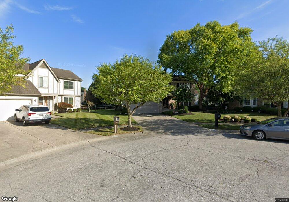 569 Lake Knoll Ct, Columbus, OH 43230 - photo 1