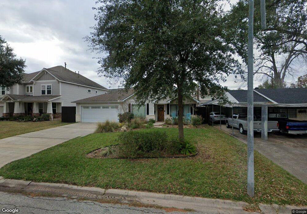 1702 Cheshire Ln, Houston, TX 77018 - photo 1