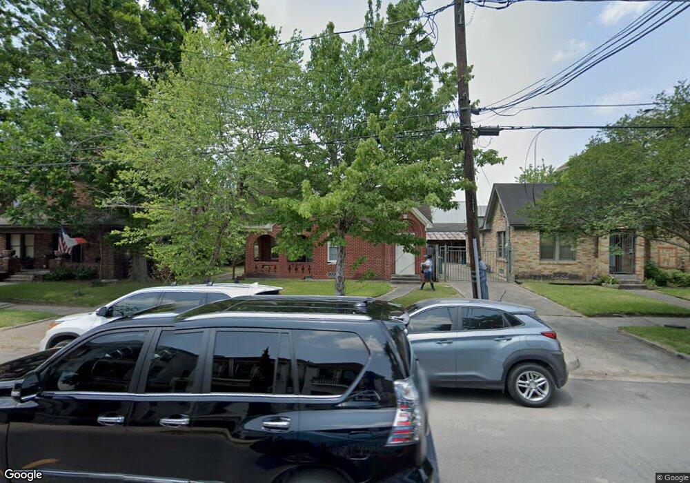 1910 Woodhead St, Houston, TX 77019 - photo 1