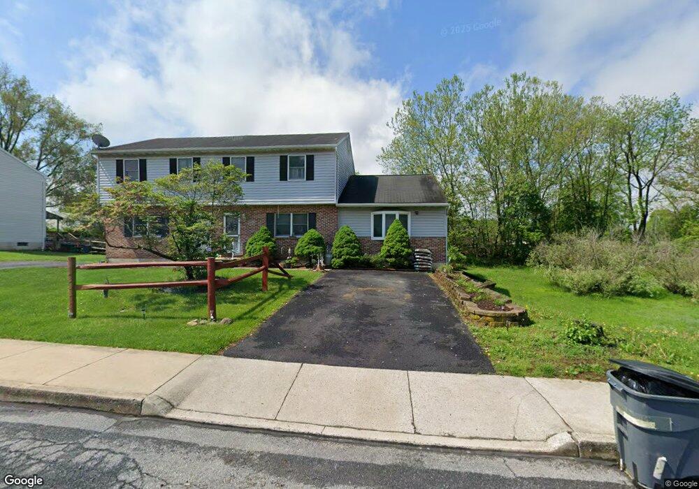 644 Lincoln St, Shoemakersville, PA 19555 - photo 1