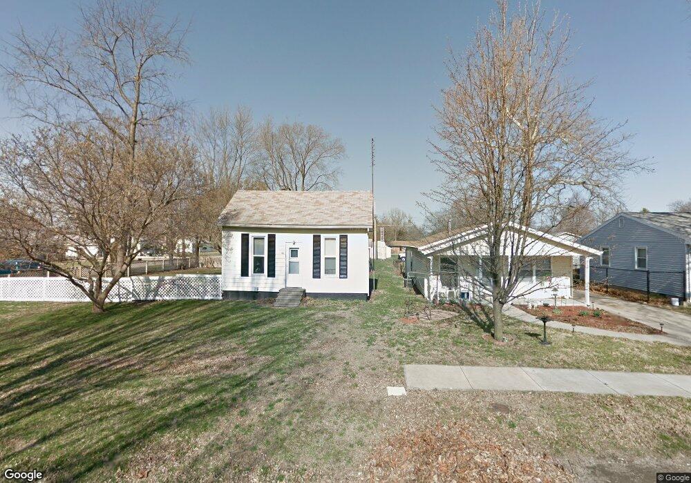 1407 N Kankakee St, Lincoln, IL 62656 - photo 1