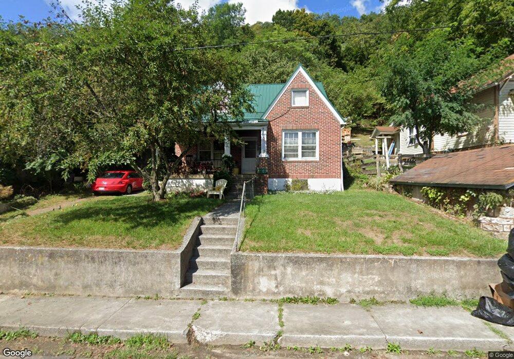 417 Wilkes St, Berkeley Springs, WV 25411 - photo 1