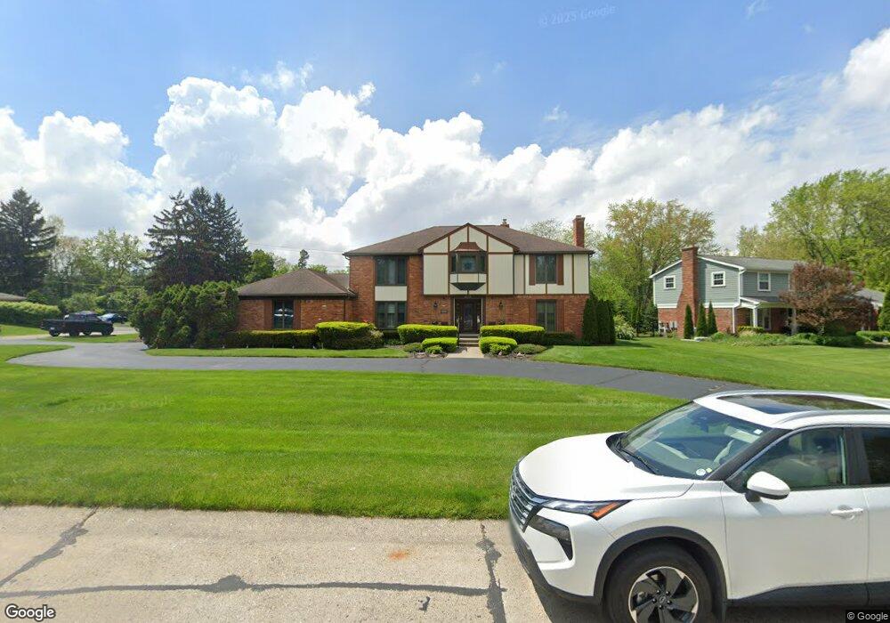 4656 Ranch Ln, Bloomfield Hills, MI 48302 - photo 1