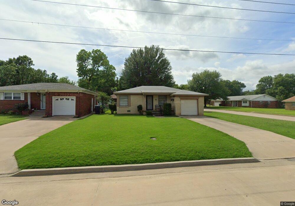 2011 Robison St, Ardmore, OK 73401 - photo 1