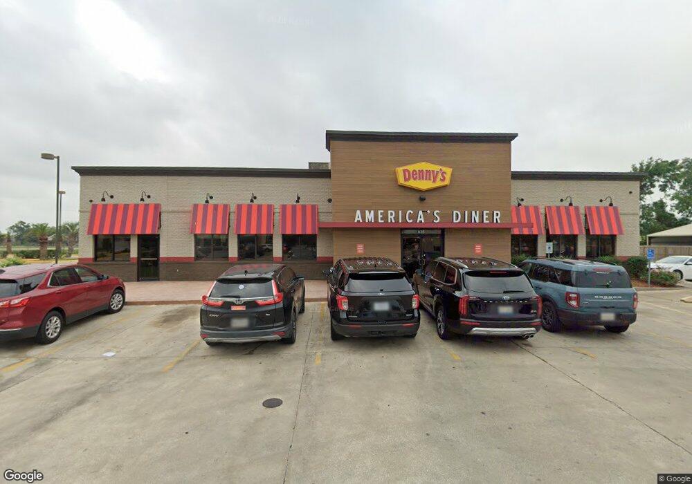 635 W Prien Lake Rd, Lake Charles, LA 70601 - photo 1