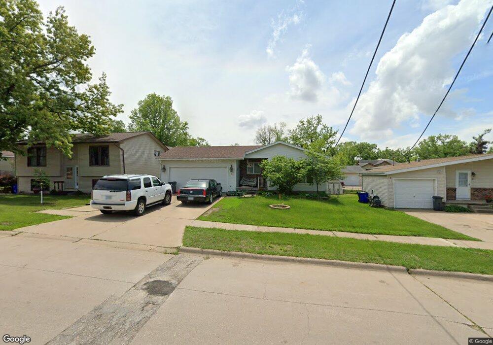 85 29th Ave SW, Cedar Rapids, IA 52404 - photo 1
