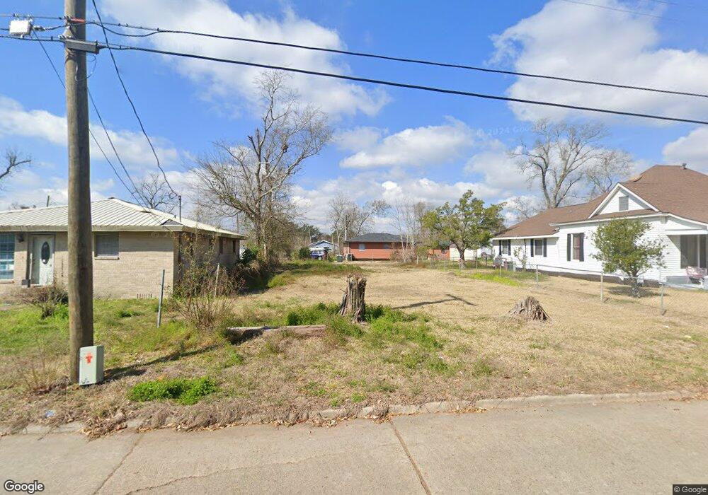 711 N Blake St, Lake Charles, LA 70601 - photo 1