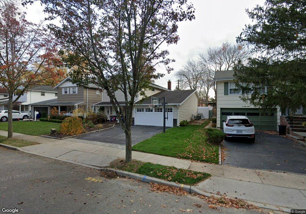 4 Dock Ln, Port Washington, NY 11050 - photo 1