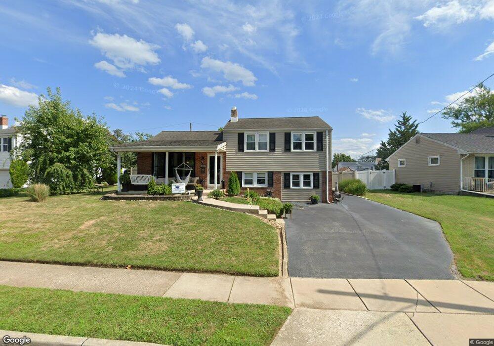 1042 Vauclain Ave, Woodlyn, PA 19094 - photo 1