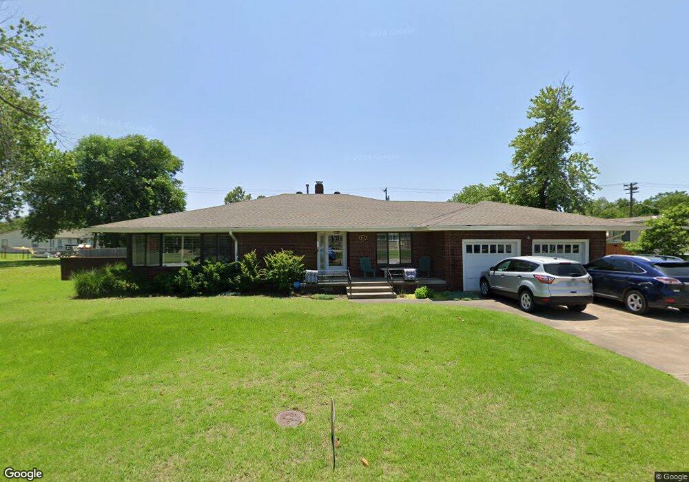 935 E Cherry St, Cushing, OK 74023 - photo 1