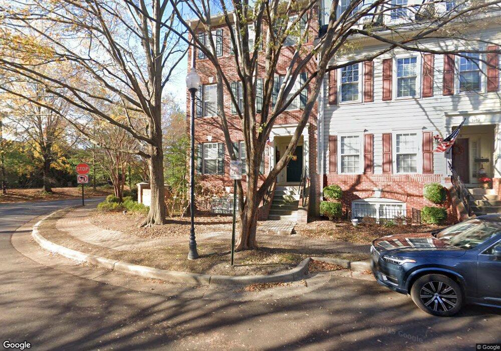 1600 Hunting Creek Dr, Alexandria, VA 22314 - photo 1