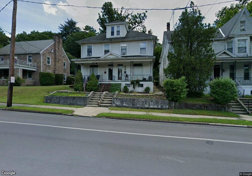 806 E Broad St, Tamaqua, PA 18252 - photo 1