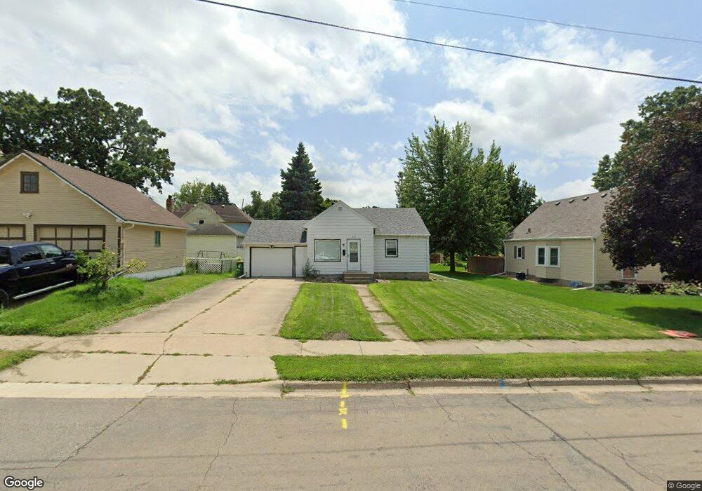 720 E Hawthorne St, Albert Lea, MN 56007 - photo 1