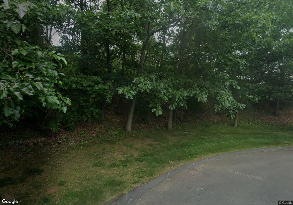 31 Metacom Dr, Simsbury, CT 06070 - photo 1