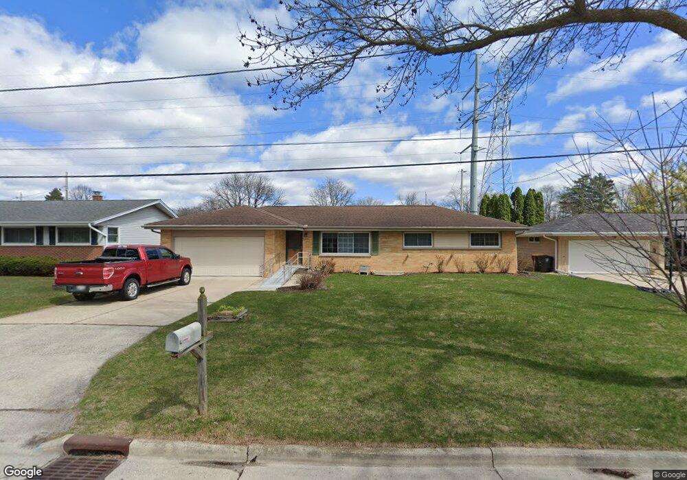 1048 N 120th St, Milwaukee, WI 53226 - photo 1