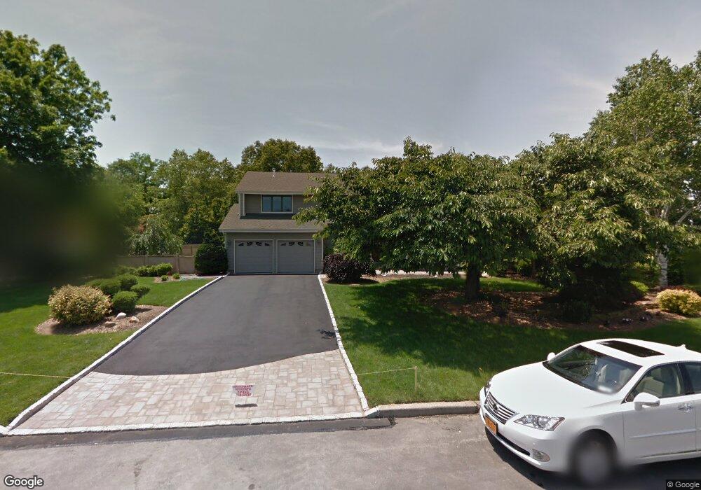 2 Normandy Ct, ComMacK, NY 11725 - photo 1