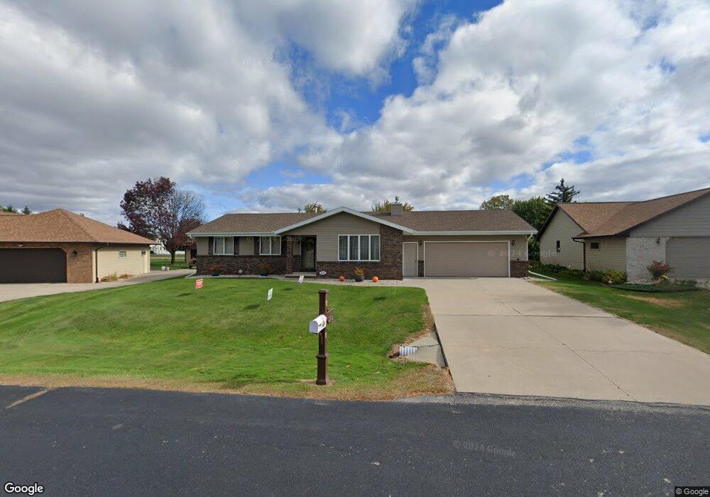 2604 W Sunnyview Cir, Appleton, WI 54914 - photo 1